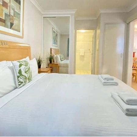 City & Lakeside With Free Parking, Pool And 10 Mins Walk Into The City Perth Exterior photo
