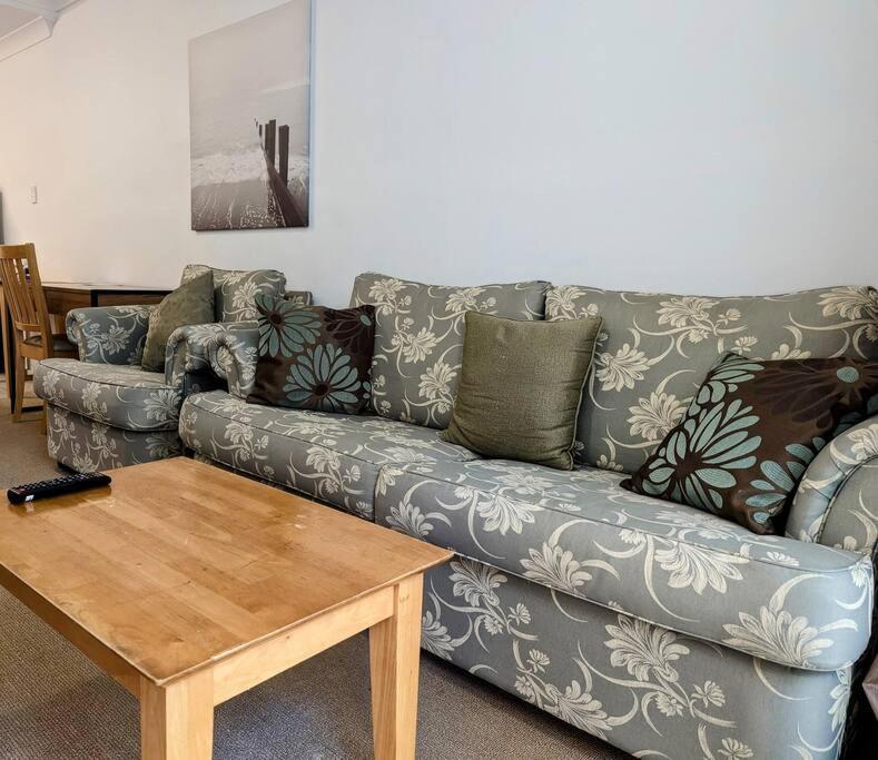 City & Lakeside With Free Parking, Pool And 10 Mins Walk Into The City Perth Exterior photo