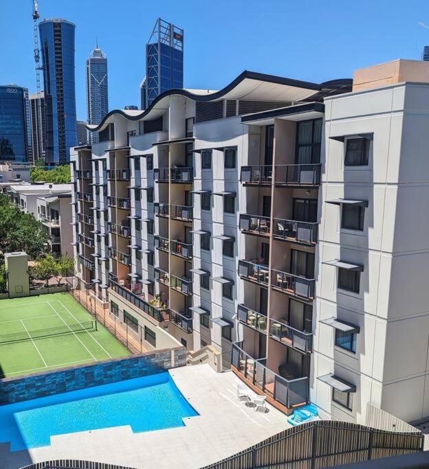 City & Lakeside With Free Parking, Pool And 10 Mins Walk Into The City Perth Exterior photo