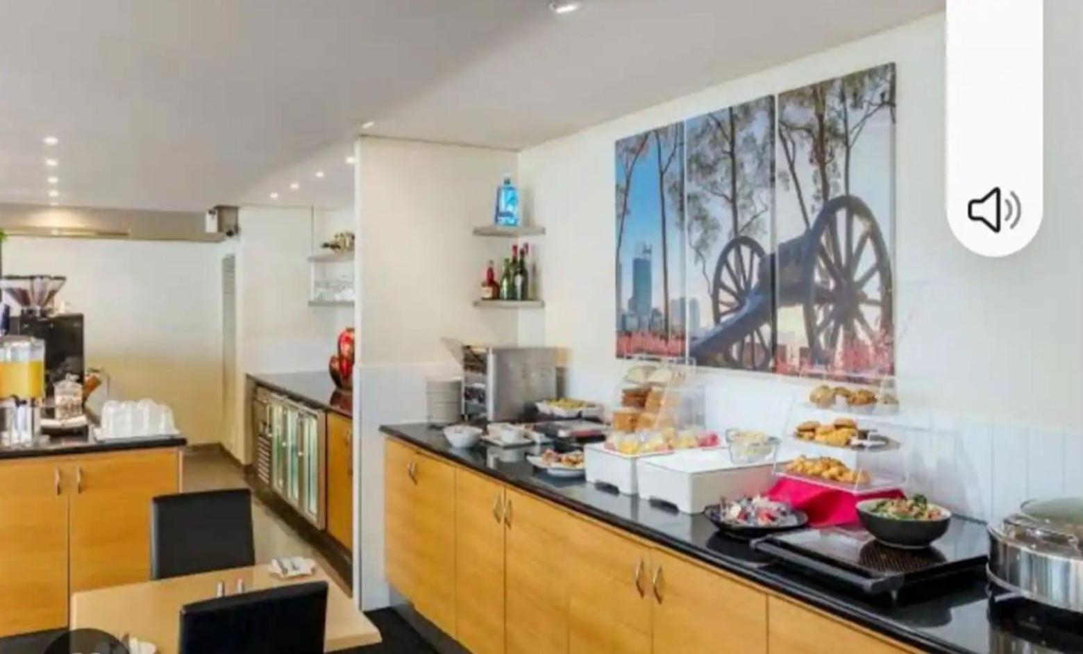 City & Lakeside With Free Parking, Pool And 10 Mins Walk Into The City Perth Exterior photo
