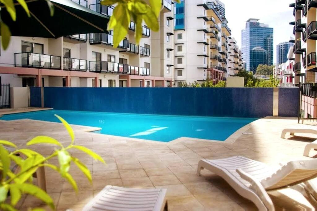 City & Lakeside With Free Parking, Pool And 10 Mins Walk Into The City Perth Exterior photo