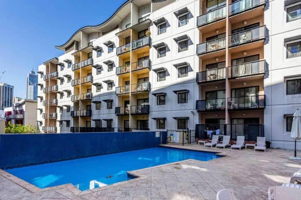 City & Lakeside With Free Parking, Pool And 10 Mins Walk Into The City Perth Exterior photo